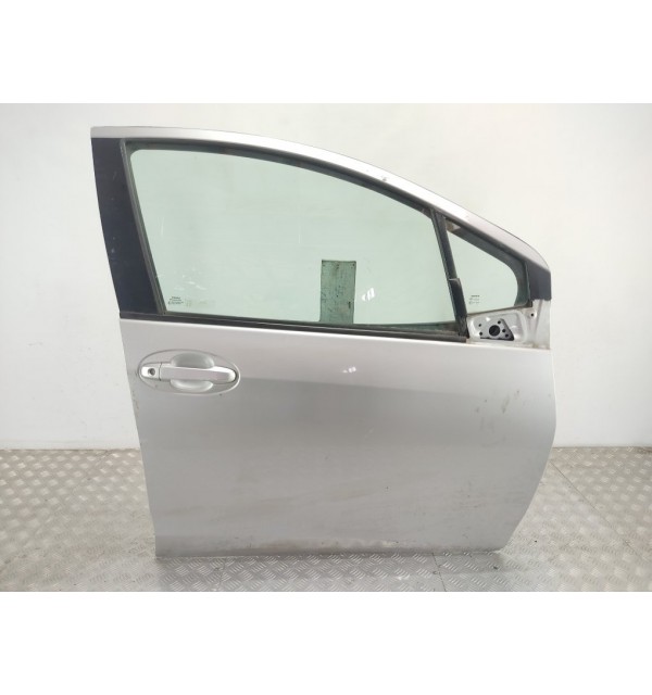 Дверь передняя правая бу для Toyota Yaris XP130 1.3 i,  2011 г. бу контрактные купить в Спб
