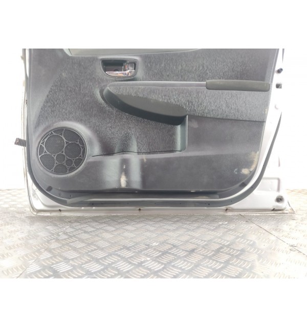 Дверь передняя правая бу для Toyota Yaris XP130 1.3 i,  2011 г. бу контрактные купить в Спб