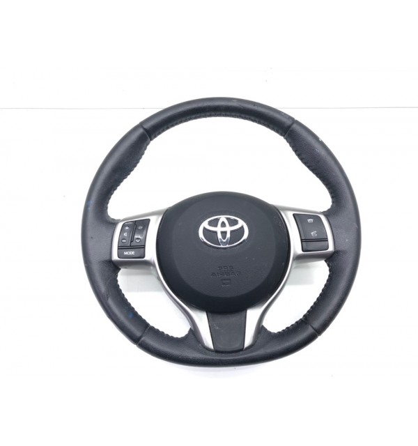 Руль бу для Toyota Yaris XP130 1.3 i,  2011 г. бу контрактные купить в Спб