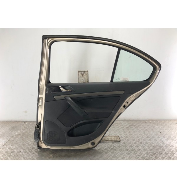 Дверь задняя правая бу для Skoda Octavia  1.9 TDi,  2004 г. бу контрактные купить в Спб