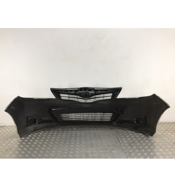 Бампер передний бу для Toyota Yaris XP130 1.3 i,  2011 г. бу контрактные купить в Спб