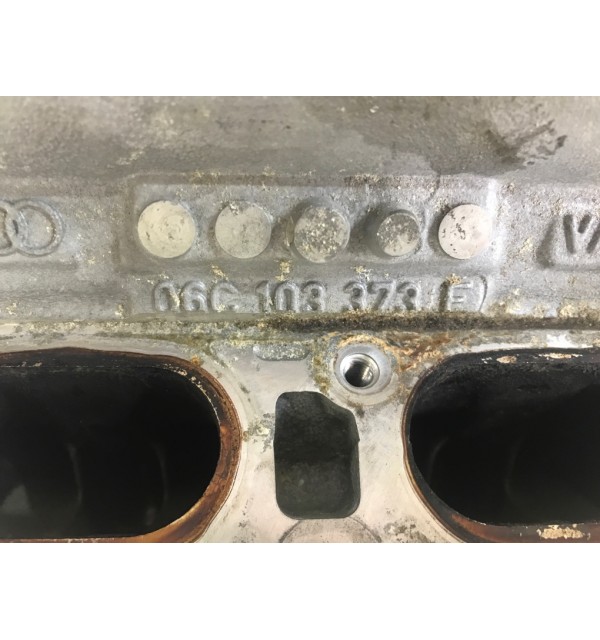 Головка блока цилиндров бу для Audi A4 B6 3.0 i,  2002 г.