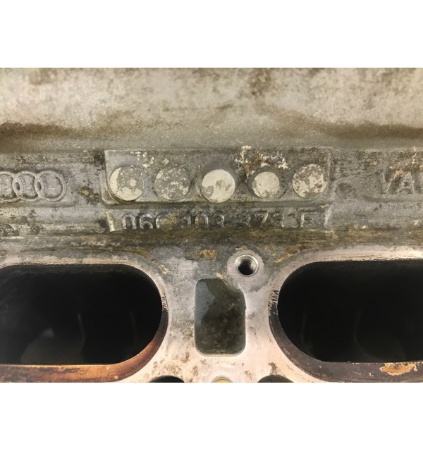 Головка блока цилиндров бу для Audi A4 B6 3.0 i,  2002 г.