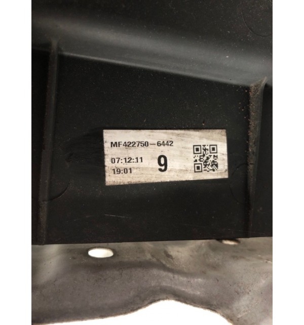 Панель передняя (телевизор) бу для Toyota Yaris XP130 1.3 i,  2011 г. бу контрактные купить в Спб