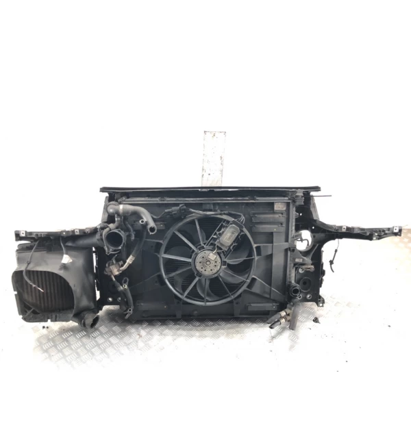 Панель передняя (телевизор) бу для Volkswagen Touareg  2.5 TDi,  2007 г. бу контрактные купить в Спб