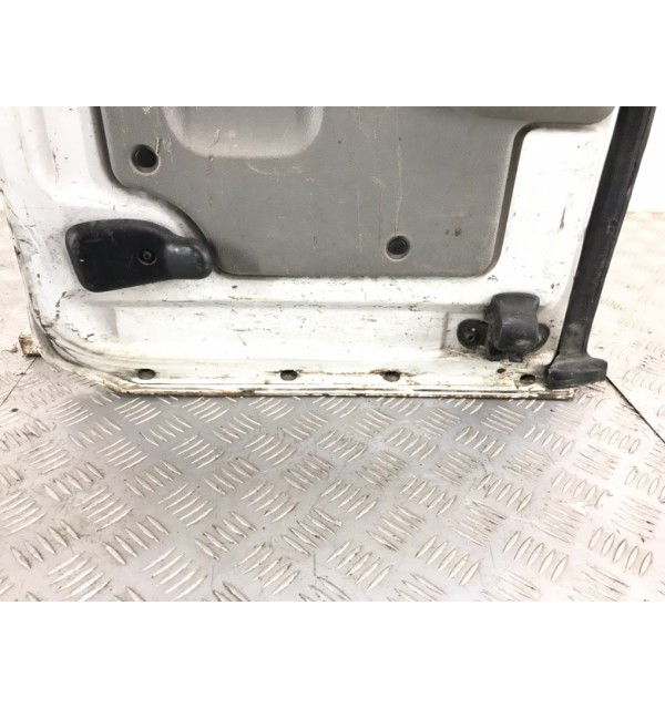 Дверь задняя распашная правая бу для Renault Kangoo  1.5 DCi,  2005 г. бу контрактные купить в Спб