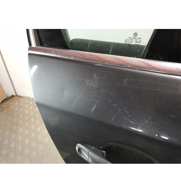 Дверь задняя правая бу для Volkswagen Jetta  2.0 TDi,  2005 г. бу контрактные купить в Спб