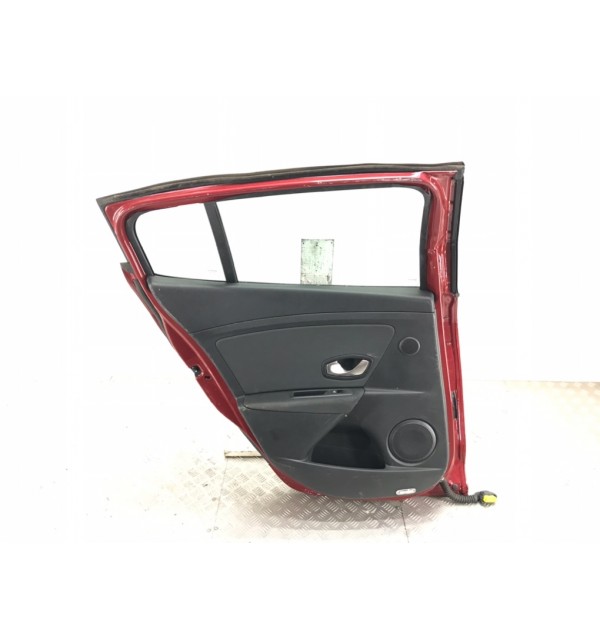 Дверь задняя левая бу для Renault Megane  1.6 i,  2009 г. бу контрактные купить в Спб