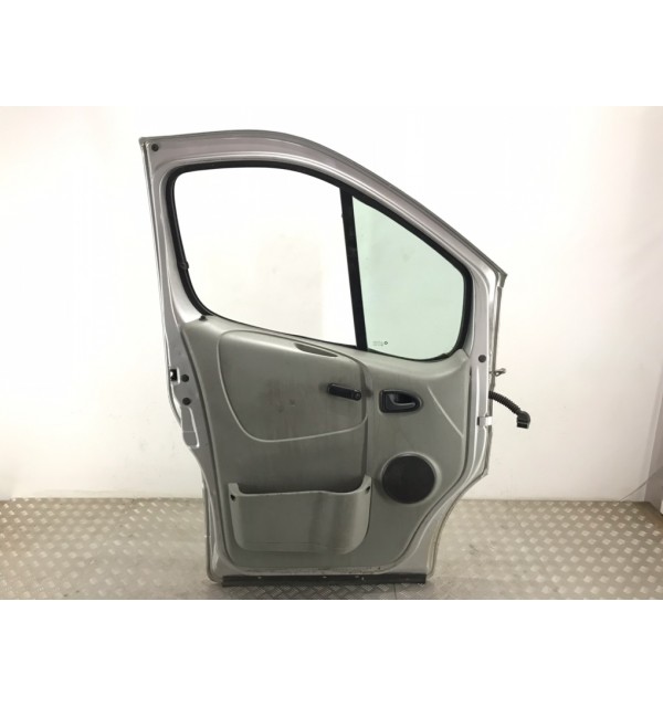 Дверь передняя левая бу для Opel Vivaro  1.9 DTi,  2005 г. бу контрактные купить в Спб