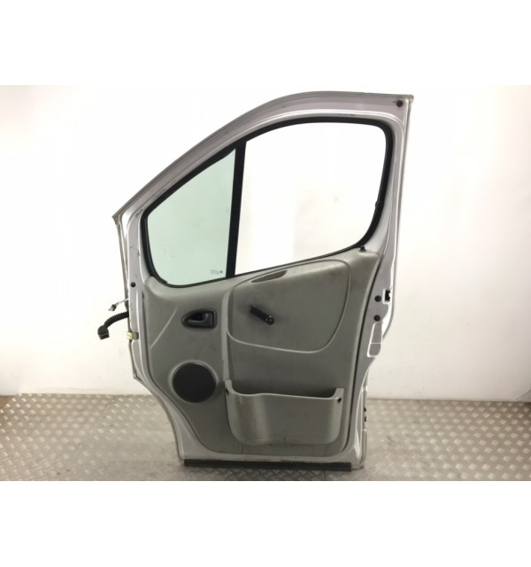 Дверь передняя правая бу для Opel Vivaro  1.9 DTi,  2005 г. бу контрактные купить в Спб