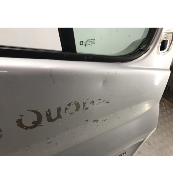 Дверь передняя правая бу для Opel Vivaro  1.9 DTi,  2005 г. бу контрактные купить в Спб