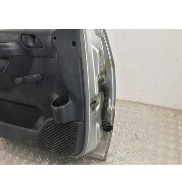 Дверь передняя левая бу для Peugeot Expert  2.0 HDi,  2006 г. бу контрактные купить в Спб