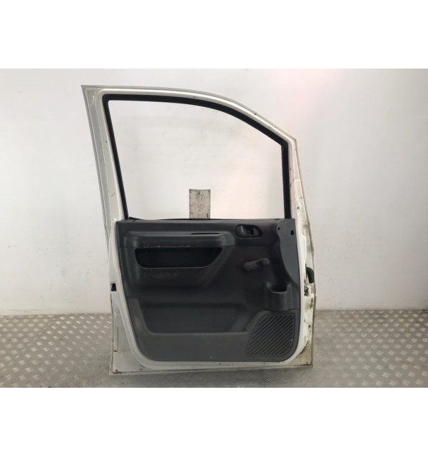 Дверь передняя левая бу для Peugeot Expert  1.9 D,  2005 г. бу контрактные купить в Спб