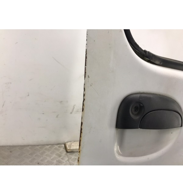 Дверь передняя правая бу для Renault Kangoo  1.5 DCi,  2005 г. бу контрактные купить в Спб