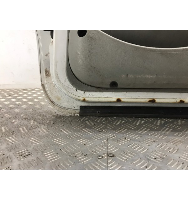 Дверь передняя правая бу для Renault Kangoo  1.5 DCi,  2005 г. бу контрактные купить в Спб