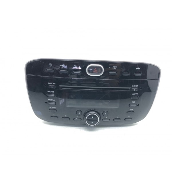 Магнитола бу для Fiat Punto Evo 1.2 i,  2011 г. бу контрактные купить в Спб