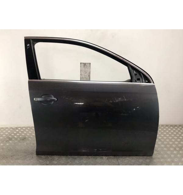 Дверь передняя правая бу для Volkswagen Jetta  2.0 TDi,  2005 г. бу контрактные купить в Спб