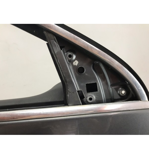 Дверь передняя правая бу для Volkswagen Jetta  2.0 TDi,  2005 г. бу контрактные купить в Спб