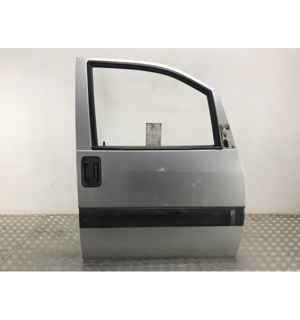 Дверь передняя правая бу для Peugeot Expert  2.0 HDi,  2006 г. бу контрактные купить в Спб