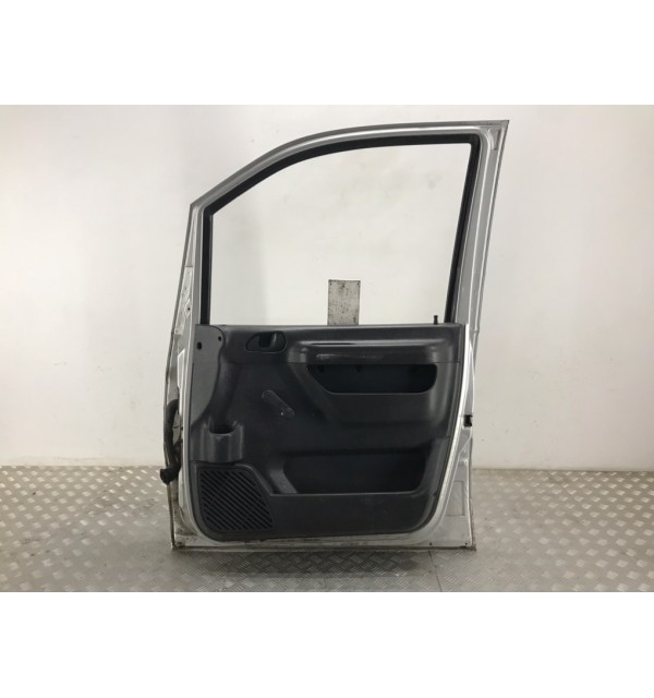 Дверь передняя правая бу для Peugeot Expert  2.0 HDi,  2006 г. бу контрактные купить в Спб