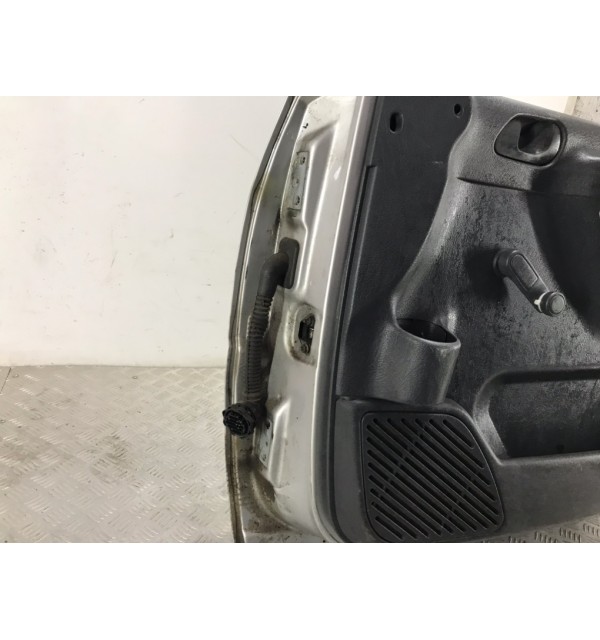 Дверь передняя правая бу для Peugeot Expert  2.0 HDi,  2006 г. бу контрактные купить в Спб