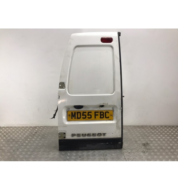 Дверь задняя распашная левая бу для Peugeot Expert  1.9 D,  2005 г. бу контрактные купить в Спб