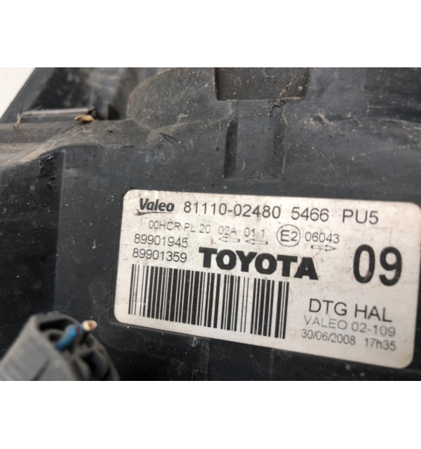 Фара правая бу для Toyota Auris  1.4 D-4D,  2008 г. бу контрактные купить в Спб