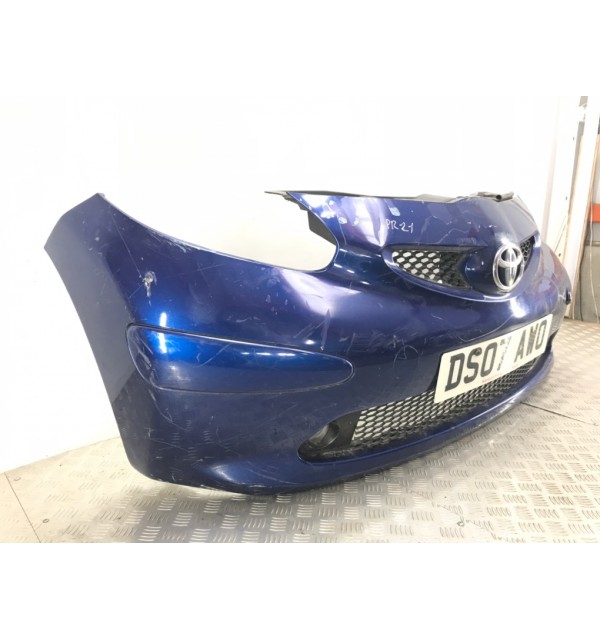 Бампер передний бу для Toyota Aygo  1.0 i,  2007 г. бу контрактные купить в Спб