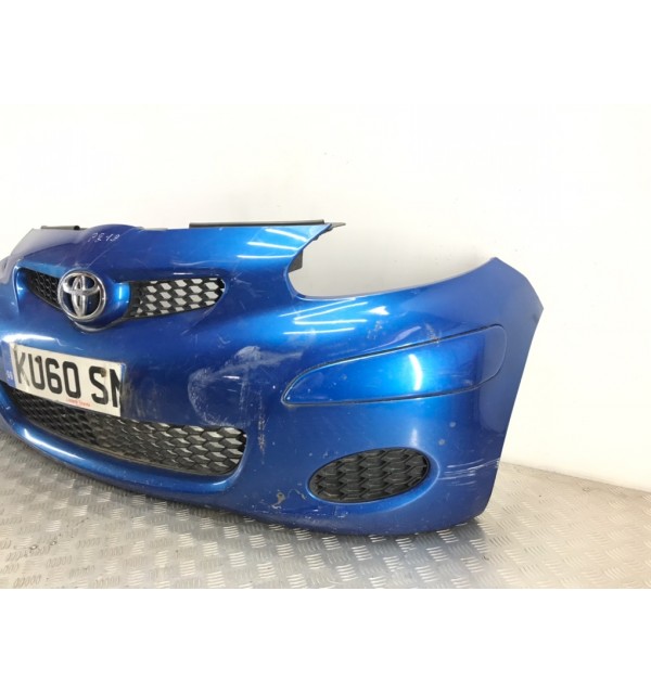 Бампер передний бу для Toyota Aygo  1.0 i,  2010 г. бу контрактные купить в Спб
