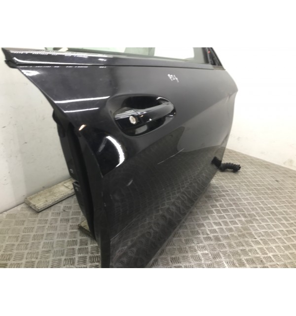 Дверь передняя правая бу для Mercedes CLA C117 1.6 i,  2015 г. бу контрактные купить в Спб