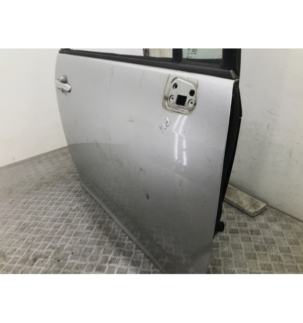 Дверь передняя правая бу для Toyota Corolla Verso  2.2 D-4D,  2006 г. бу контрактные купить в Спб