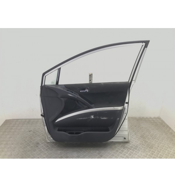 Дверь передняя правая бу для Toyota Corolla Verso  2.2 D-4D,  2006 г. бу контрактные купить в Спб