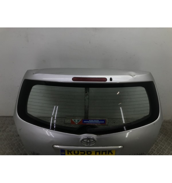 Крышка багажника бу для Toyota Corolla Verso  2.2 D-4D,  2006 г. бу контрактные купить в Спб