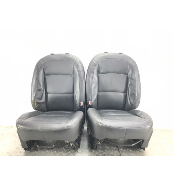 Салон (комплект сидений) бу для Nissan Qashqai  1.6 i,  2007 г. бу контрактные купить в Спб