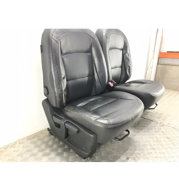 Салон (комплект сидений) бу для Nissan Qashqai  1.6 i,  2007 г. бу контрактные купить в Спб