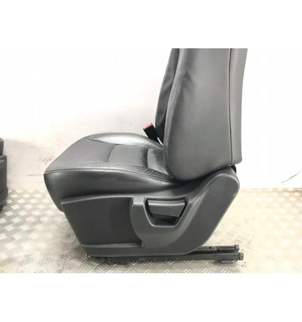 Салон (комплект сидений) бу для Nissan Qashqai  1.6 i,  2007 г. бу контрактные купить в Спб