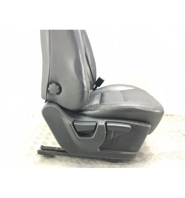 Салон (комплект сидений) бу для Nissan Qashqai  1.6 i,  2007 г. бу контрактные купить в Спб