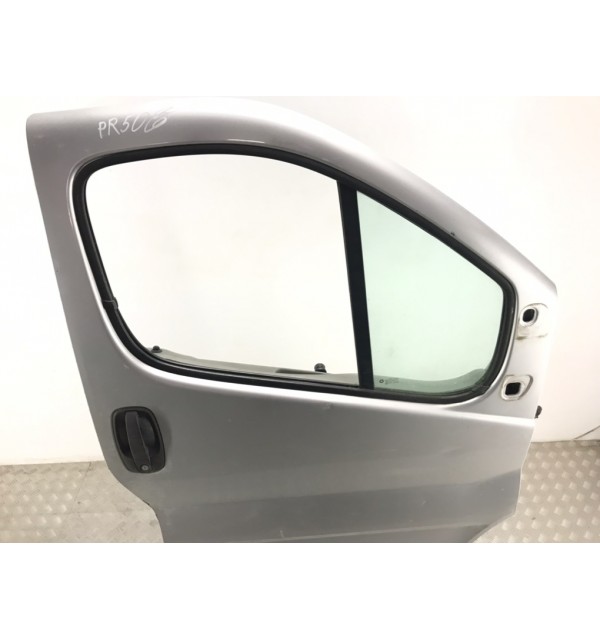 Дверь передняя правая бу для Opel Vivaro  1.9 CDTi,  2006 г. бу контрактные купить в Спб