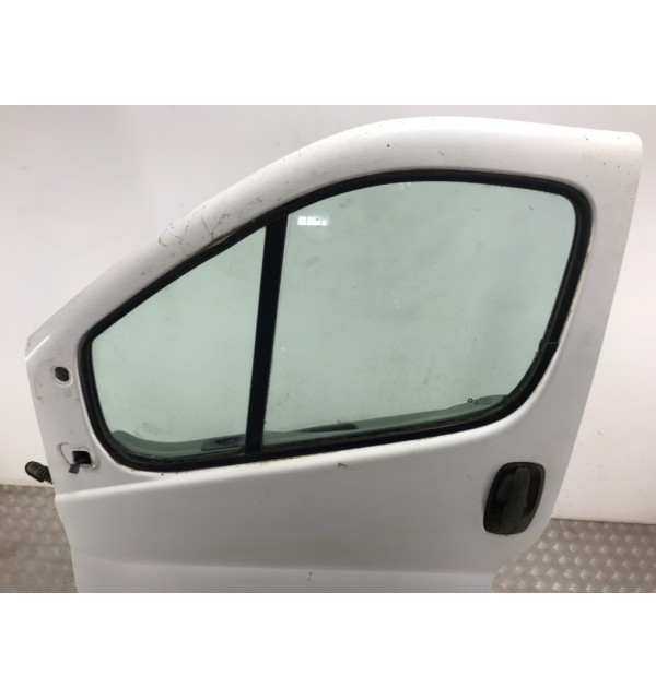 Дверь передняя левая бу для Renault Trafic  2.0 DCi,  2009 г. бу контрактные купить в Спб