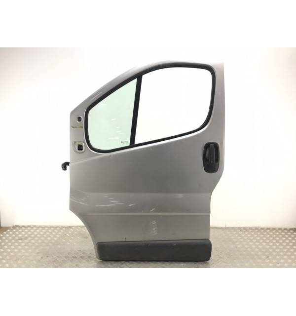 Дверь передняя левая бу для Opel Vivaro  1.9 CDTi,  2006 г. бу контрактные купить в Спб