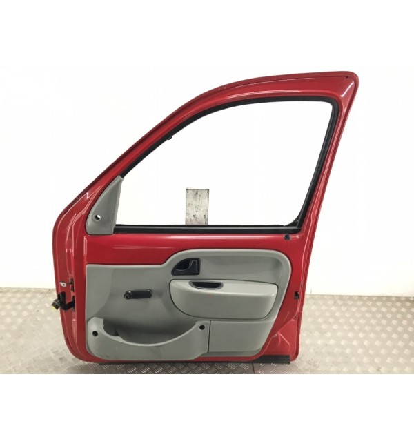 Дверь передняя правая бу для Renault Kangoo  1.5 DCi,  2004 г. бу контрактные купить в Спб