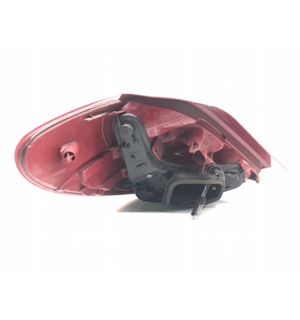 Фонарь задний правый бу для Peugeot 207  1.6 HDi,  2011 г. бу контрактные купить в Спб