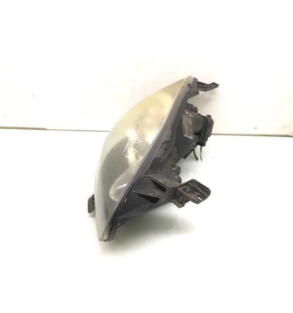 Фара правая бу для Toyota Aygo  1.4 HDi,  2006 г. бу контрактные купить в Спб