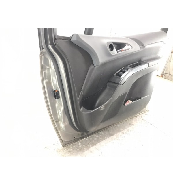 Дверь передняя правая бу для Opel Meriva B 1.7 CDTi,  2010 г. бу контрактные купить в Спб