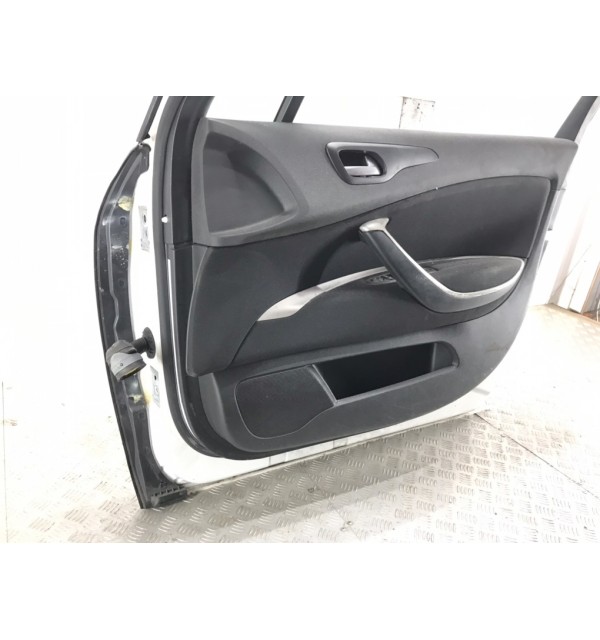 Дверь передняя правая бу для Citroen C5  2.0 HDi,  2010 г. бу контрактные купить в Спб