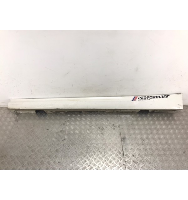 Накладка на порог бу для BMW 3 E90/E91/E92/E93 2.0 TD,  2011 г. бу контрактные купить в Спб