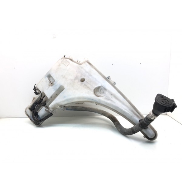 Бачок омывателя бу для BMW 1 E87/E81/E82/E88 2.0 TD,  2010 г. бу контрактные купить в Спб