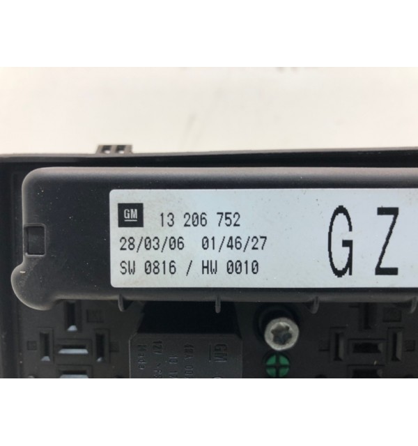 Блок предохранителей бу для Opel Zafira B 1.6 i,  2006 г. бу контрактные купить в Спб