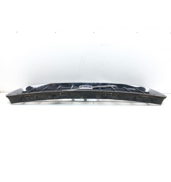 Решетка радиатора бу для Volvo XC90  2.4 D5,  2006 г. бу контрактные купить в Спб