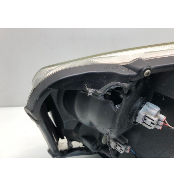 Фара правая бу для Suzuki Celerio  1.0 i,  2015 г. бу контрактные купить в Спб